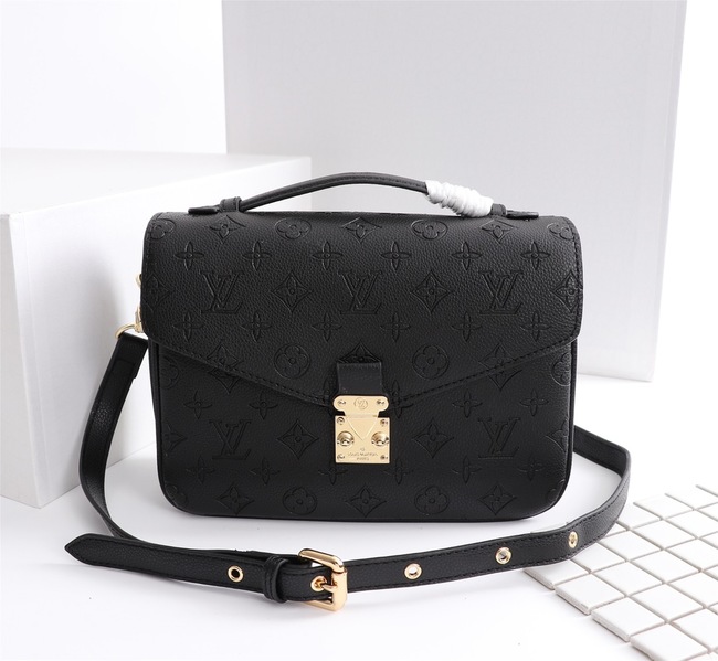 Louis Vuitton Métis Clutch Code: M40780