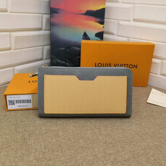 Louis Vuitton Monogram Titanium Canvas Clutch Code: M63237