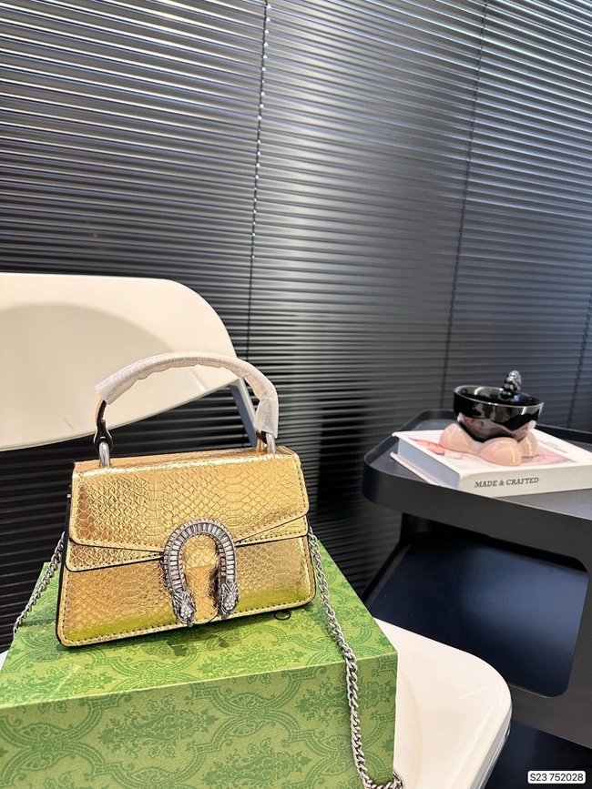 Gucci Stylish Handheld Crossbody Bag Code: 752028