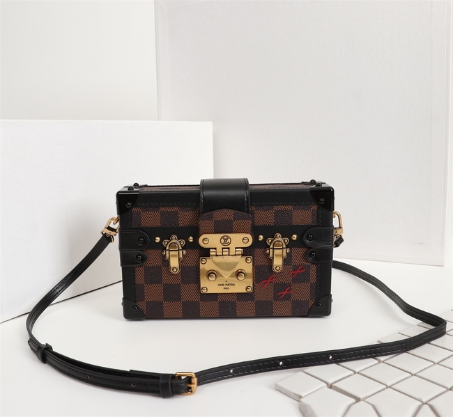 Louis Vuitton Monogram Canvas Handbag Code: 94219/86286