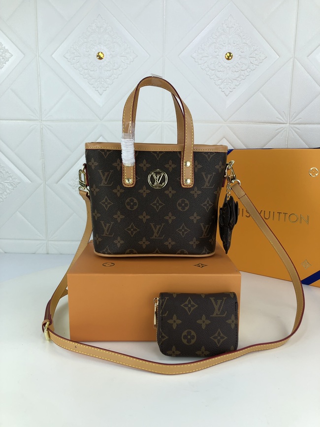Louis Vuitton Monogram Pattern Crossbody Bag Code:61263