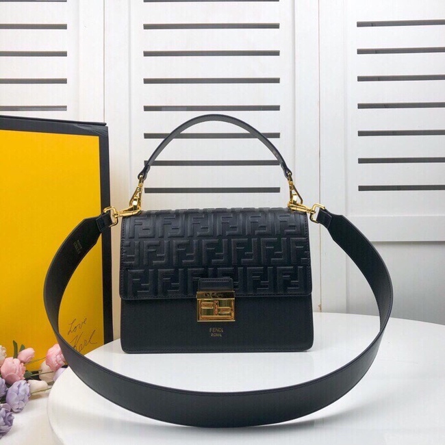 Fendi New Fendi Kan L Code:9235
