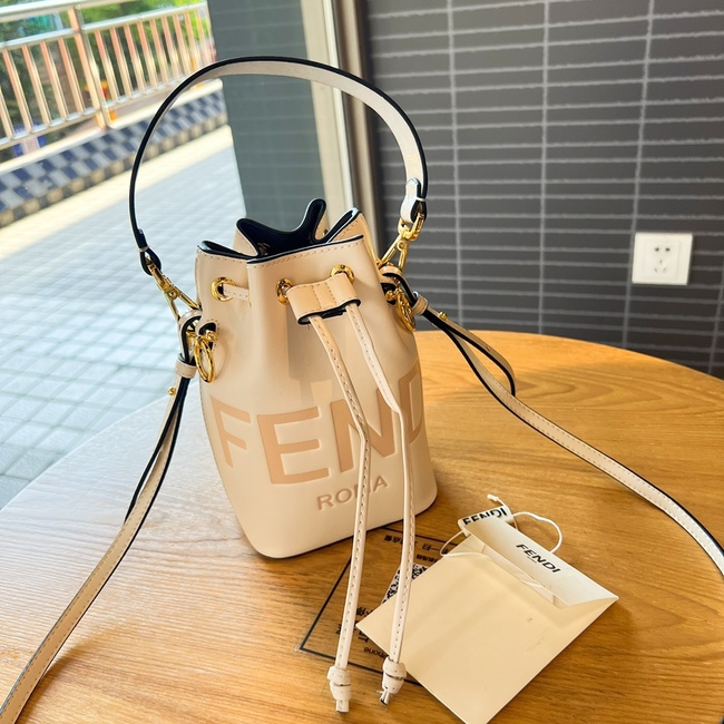 Fendi Crossbody Bag Code: 9233-1