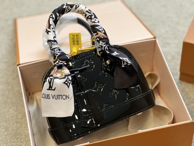 Louis Vuitton Squire Bag Travel Bag
