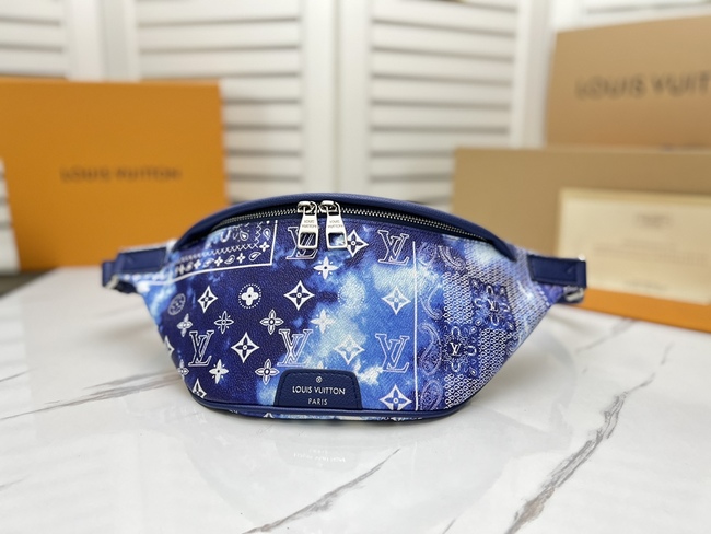Louis Vuitton Discovery Belt Bag Code: M20587