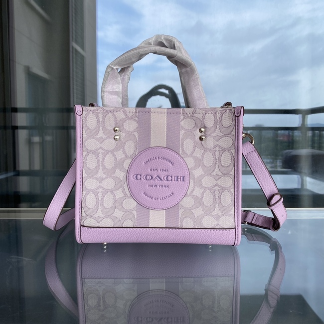 Coach Tote Tote Bag Code: C5637