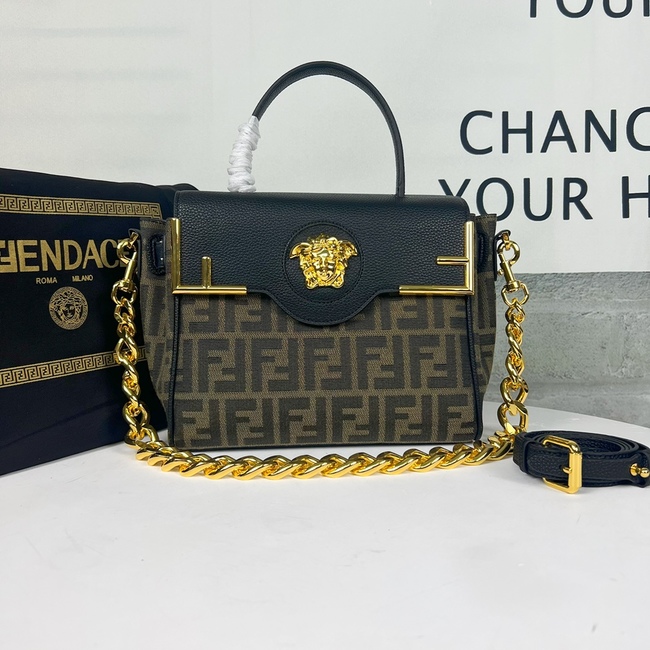 Fendi La Medusa Handbag Code:9005