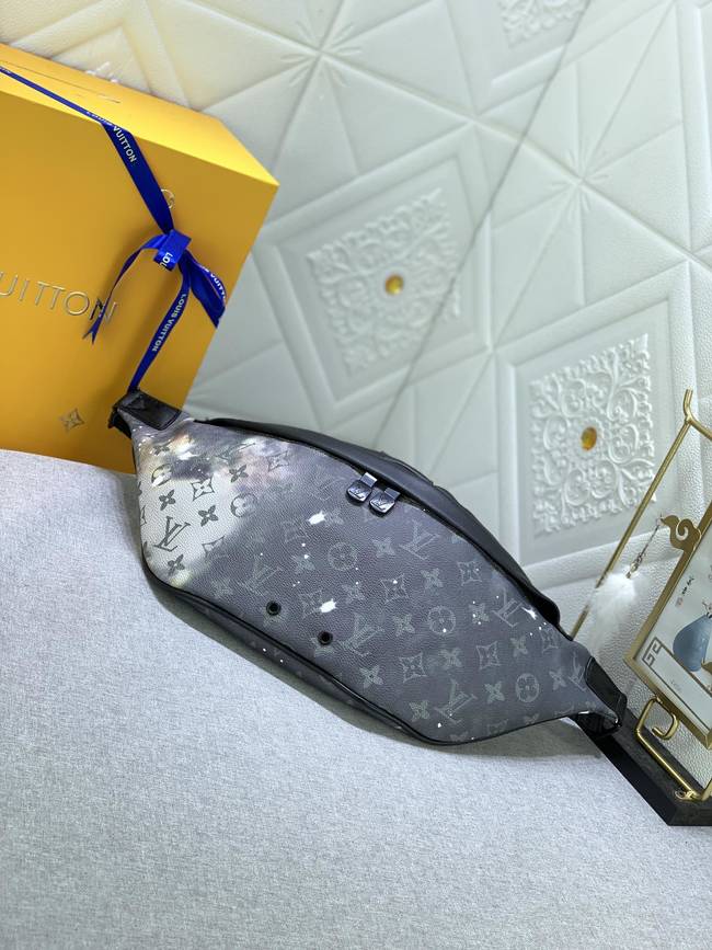 Louis Vuitton Discovery Belt Bag Code: M44444