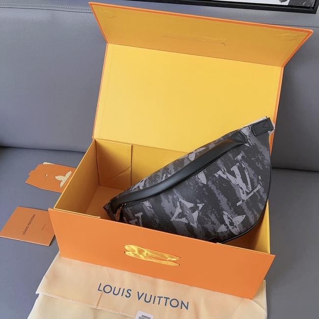 Louis Vuitton Discovery Belt Bag