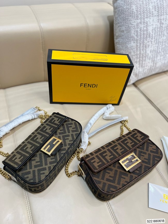 Fendi Large Capacity Crossbody Bag