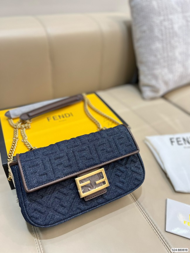 Fendi Large Capacity Crossbody Bag