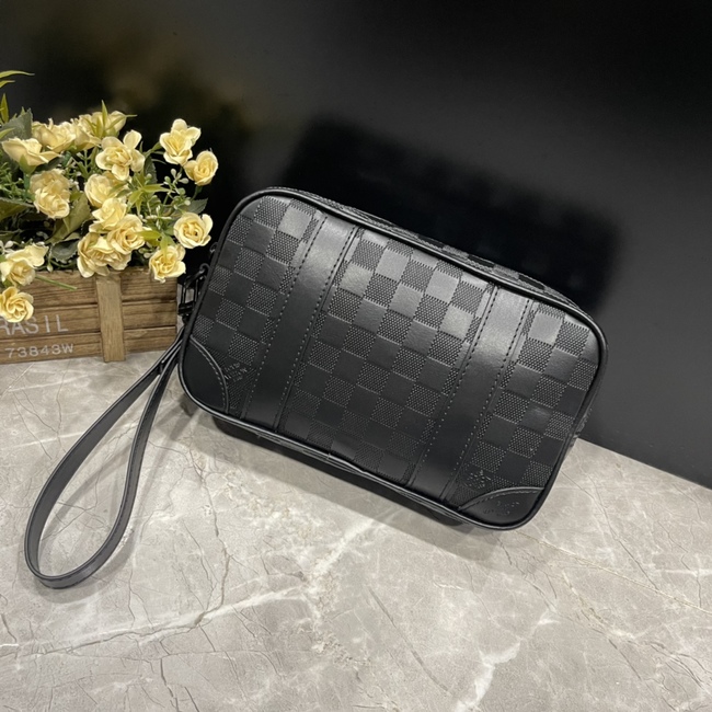 Louis Vuitton Pochette Kasai Clutch Code: M82076