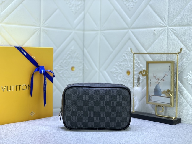 Louis Vuitton Monogram Eclipse Canvas And Leather Clutch Code: M43383/M43384