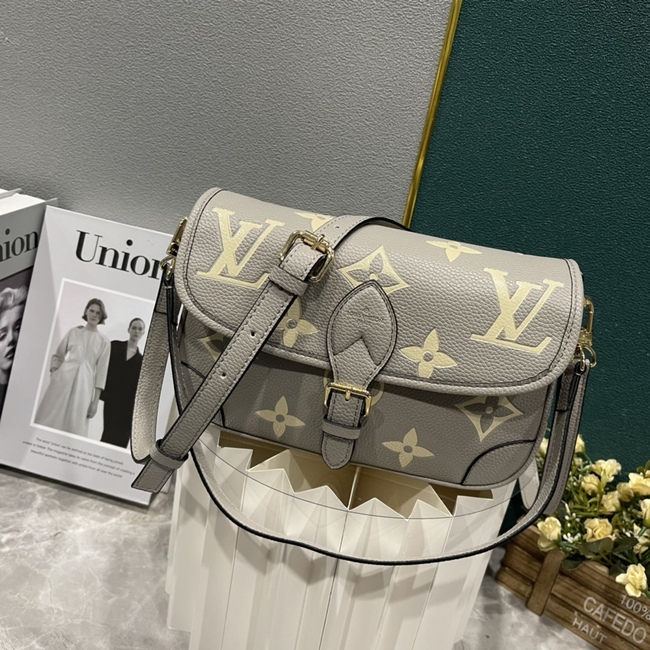 Louis Vuitton Diane Handbags Code: M46583