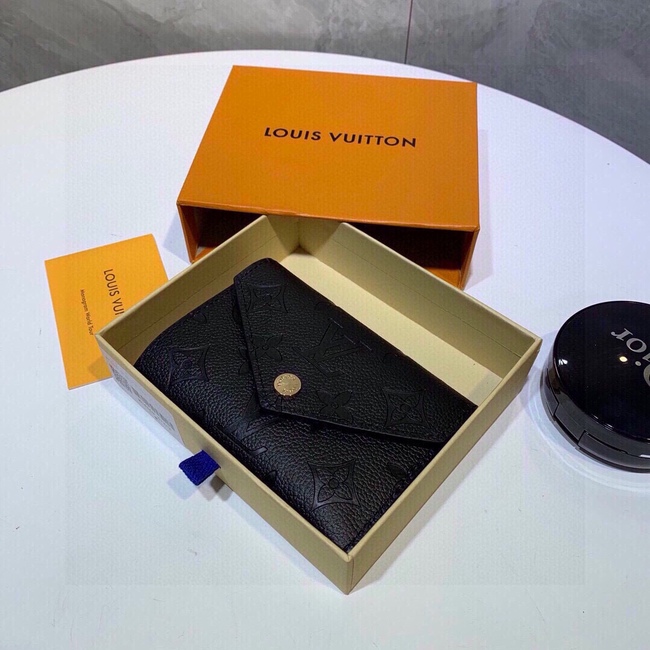 Louis Vuitton Exquisite Short Wallet