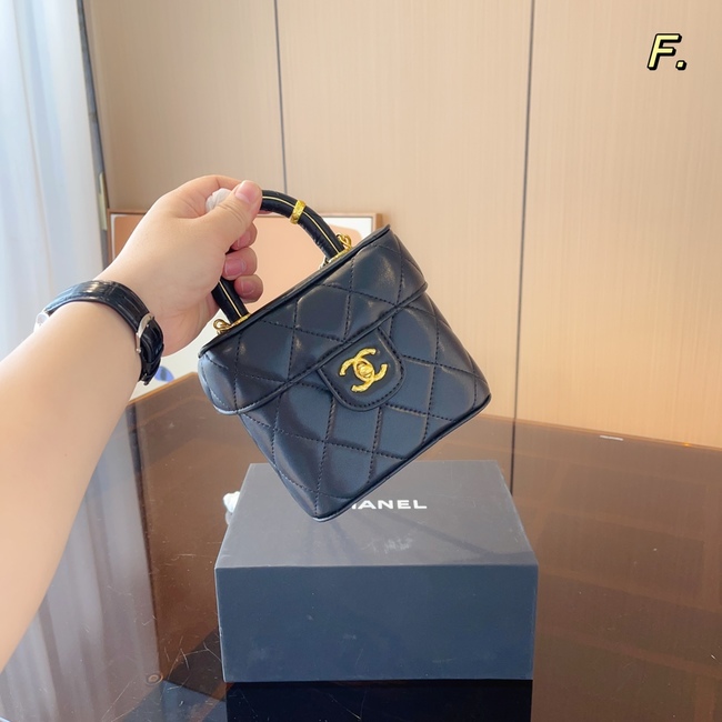 Chanel 2023 New Cosmetic Bag
