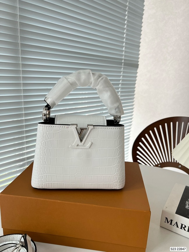 Louis Vuitton Mini Capucines