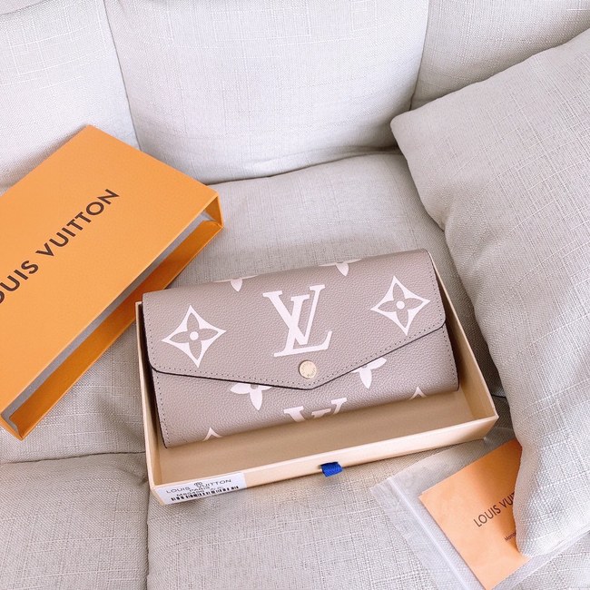 Louis Vuitton Stylish Cowhide Clutch Bag
