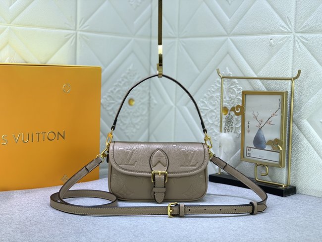 Louis Vuitton New Diane Handbag Code: M83566