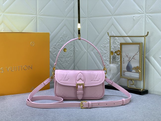 Louis Vuitton New Diane Handbag Code: M83566