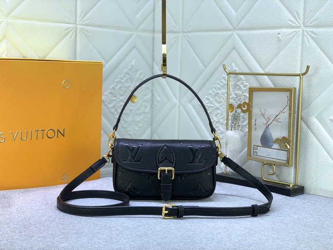 Louis Vuitton New Diane Handbag Code: M83566
