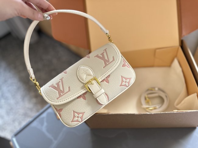 Louis Vuitton Classic Printed Messenger Bag 