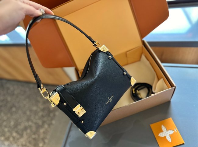 Louis Vuitton Stylish Handheld Crossbody Bag 