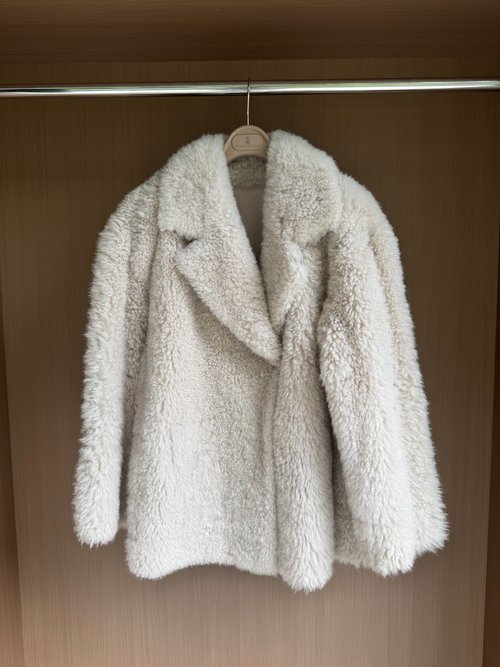 Brunello Cucinelli Luxurious 100% Cashmere One-Piece Fur with Good Warmth