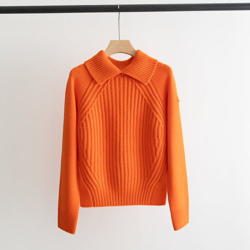 Moncler Classic Round Neck Cashmere-Wool Sweater with Sleeve Logo Patch