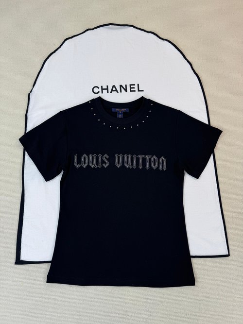 Louis Vuitton Casual Short-sleeved Top with Precise Details