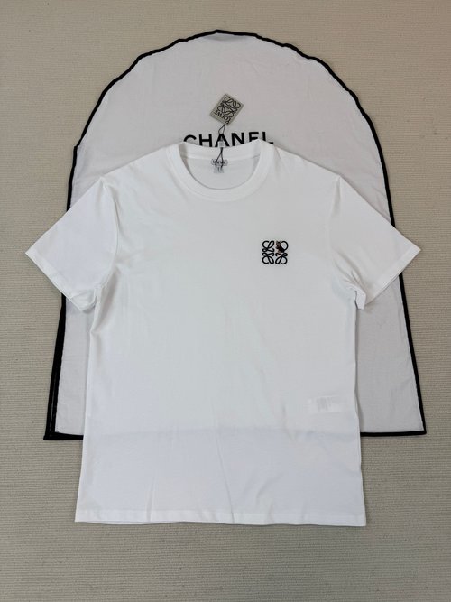 Loewe Trendy short-sleeve with basic design: Detailed pictures
