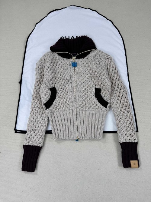 Louis Vuitton Stylish Coat with Meticulous Details