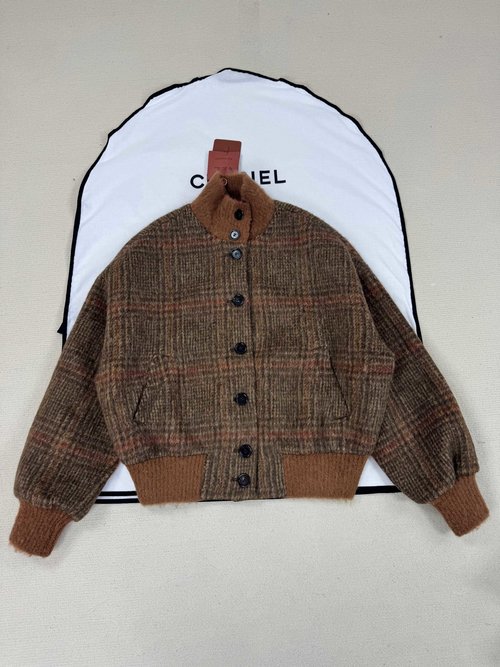 Loro Piana Elegant Outerwear with Distinctive Details