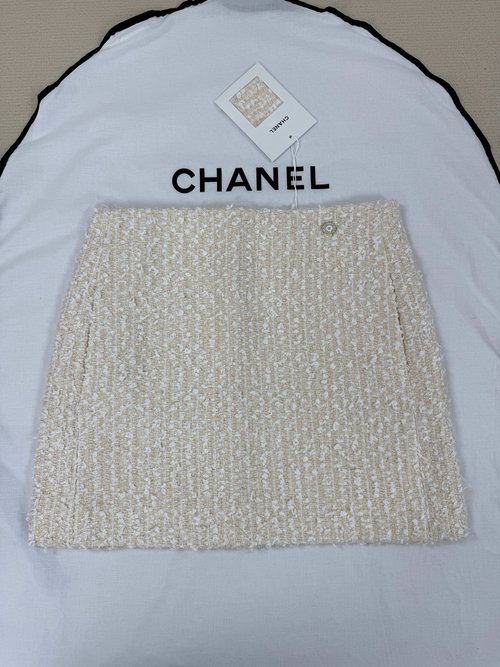 Chanel Elegant Half - Skirt with Fine Details