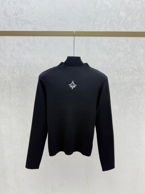 Louis Vuitton Chic Contrast Color Letter High Neck Knit Long Sleeve in White & Black
