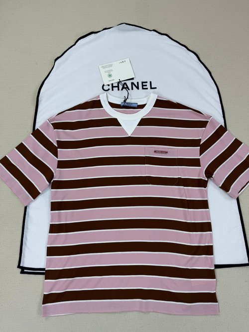 Prada Quality Detail Shots of Short-sleeved Garments