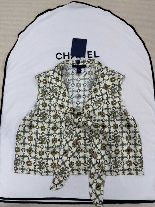 Louis Vuitton Detailed SML Presentation Vest