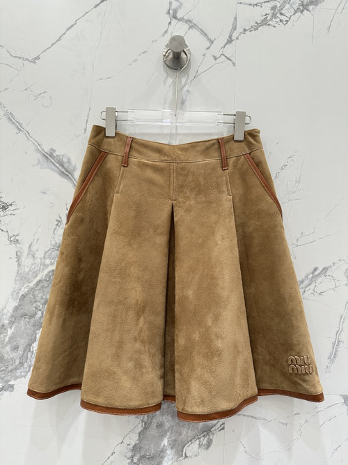 Miu Miu Retro Brown Pleated Skirt with High - Quality Leather Craftsmanship