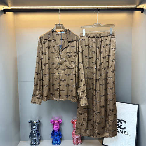 Prada Fashionable Flocked Logo Suit for Indoor and Outdoor