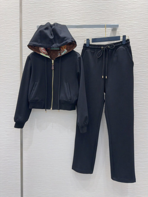 Louis Vuitton Vintage Double-Sided Wearable Suit for Daily Use