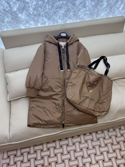 Max Mara Sophisticated Max Zipper Long - Sleeve Camel Hair Coat in Various Colors