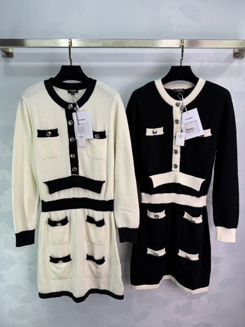 Chanel Round Neck Long Sleeve Knit Dress with Color Block Design, Classic Chanel Style