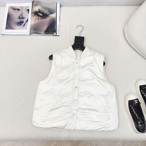 Brunello Cucinelli Double - Sided Cashmere and White Goose Down Vest with High - End Design