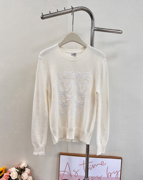 Loewe Custom Fabric Logo Embroidery Knit Top, Fashionable and Comfortable