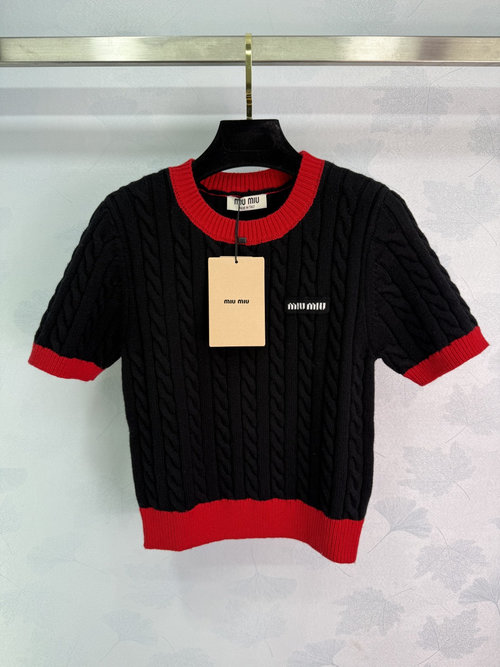 Miu Miu Contrasting Color Knit Short-Sleeve with Letter Embroidery, Soft and Classic