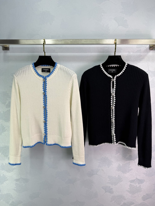 Chanel Color-blocked Knitted Cardigan with Double C Diamond Button Elegance