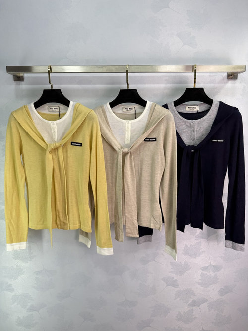 Miu Miu Customized Wool Knit Long-sleeved Top with Shawl Collar and Contrast Colors
