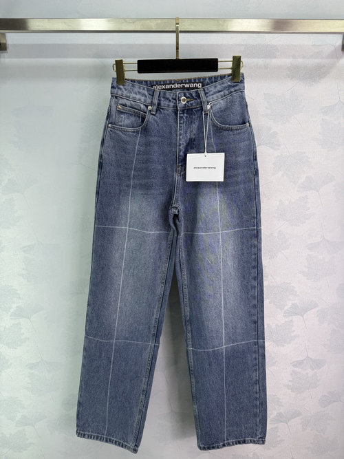 Alexander Wang Loose Curved Jeans with Letter Logo, Slimming Design