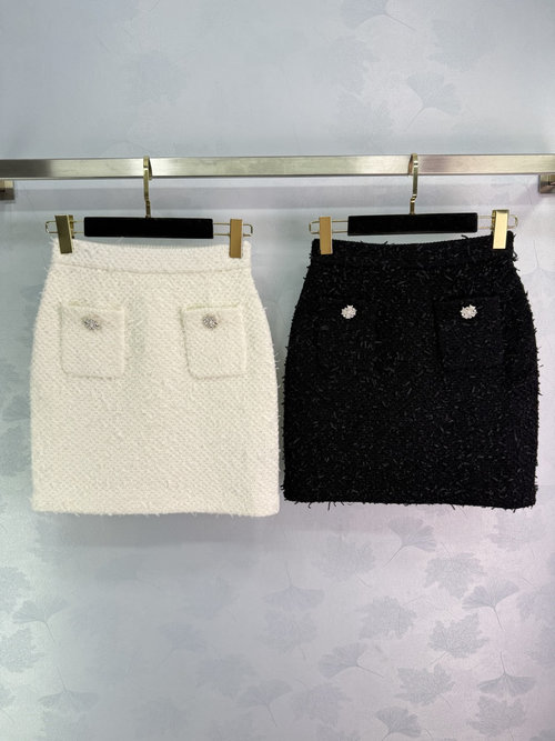 Chanel Elegant Chanel-inspired Skirt with Rhinestone-adorned Pockets for All Occasions