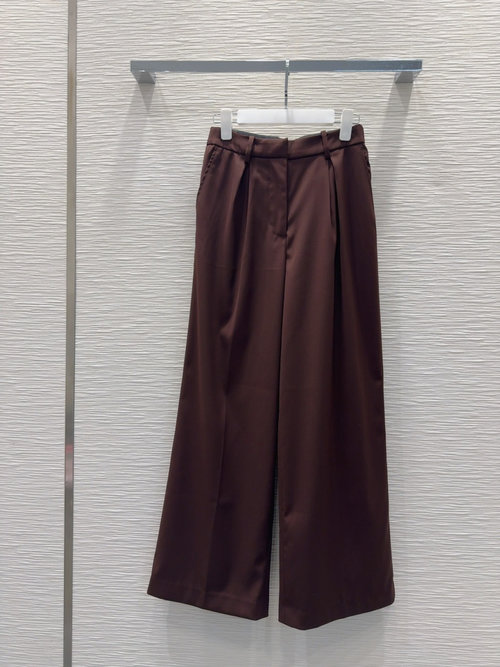 Loewe Simple and Atmospheric Suit Ensemble in Premium Imported Material